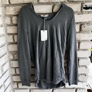 Barefoot Dreams Malibu Luxe Lounge top.    Top only.  NWT